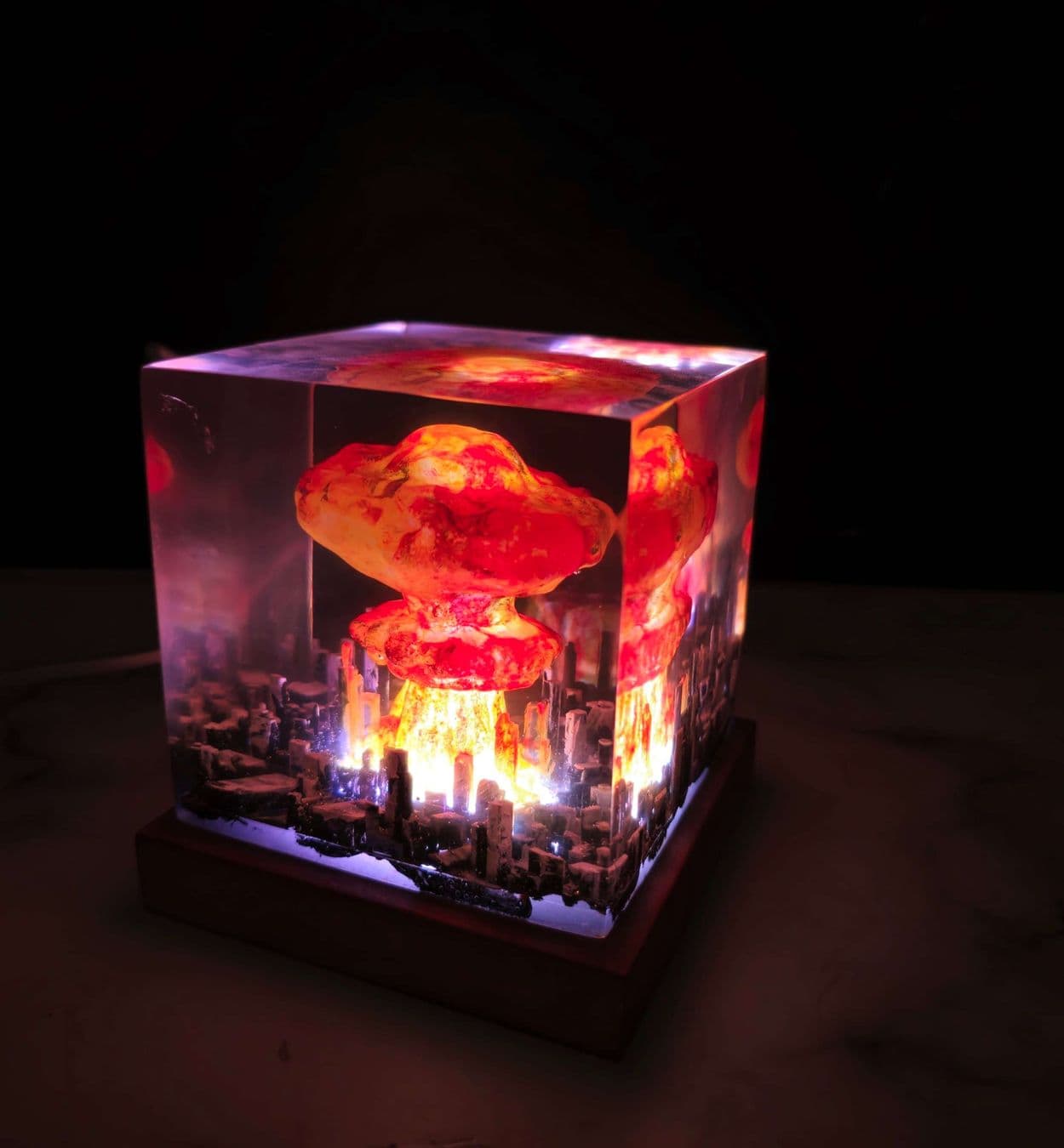 Bomb Diorama Resin Lamp - Resinartgift