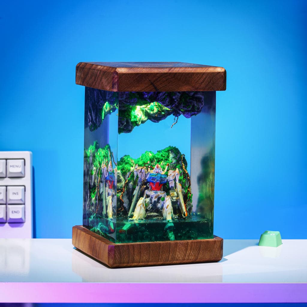 Broken Gundam in Deep Ocean Resin Lamp - Resinartgift
