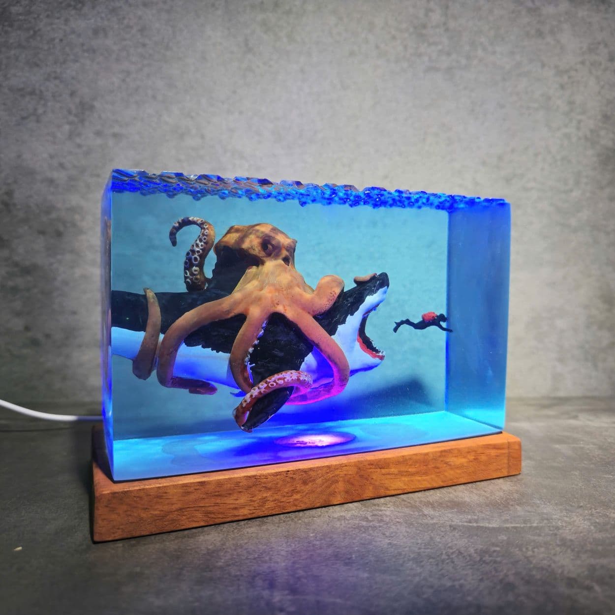 Giant Octopus Fights With Meg Fish Resin Lamp, The Meg 2 - Resinartgift