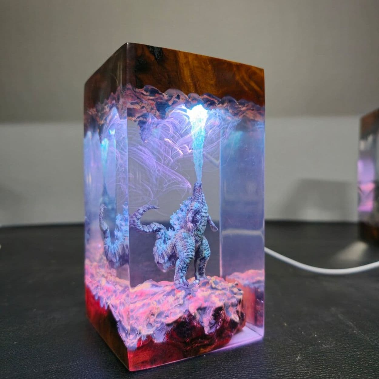 Godzilla Figure Resin Lamp, Godzilla x Kong - Resinartgift