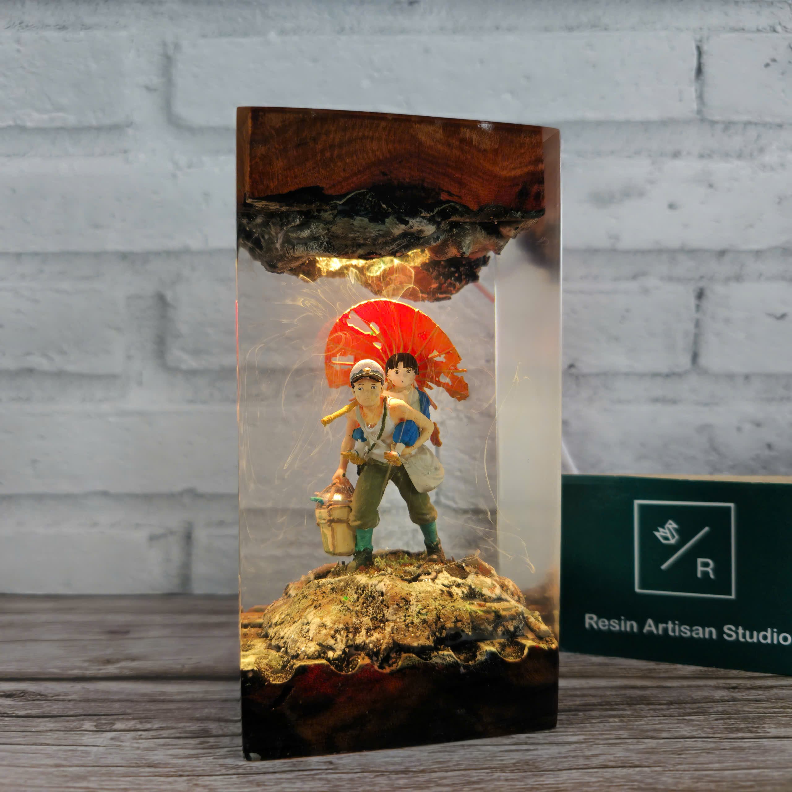 Seita and Setsuko Resin Lamp, Seita and Setsukos, Anime Lamp - Resinartgift